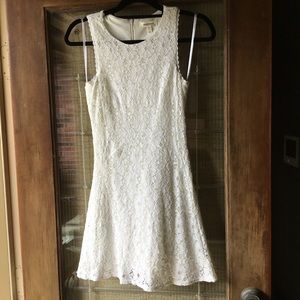 NWOT Beautiful white lace dress